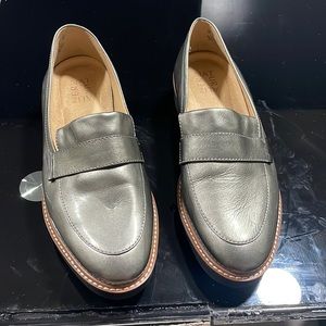 Naturalizer silver leather shoes
